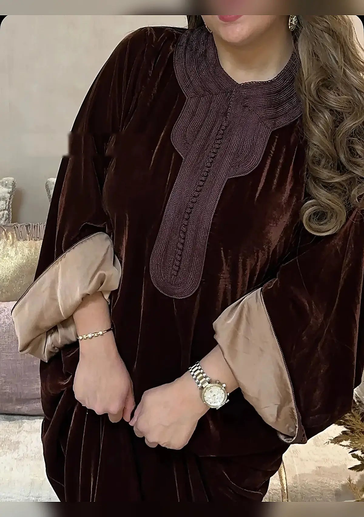 Classy Caftan Velours – Toucher Doux avec Coupe Majestueuse
