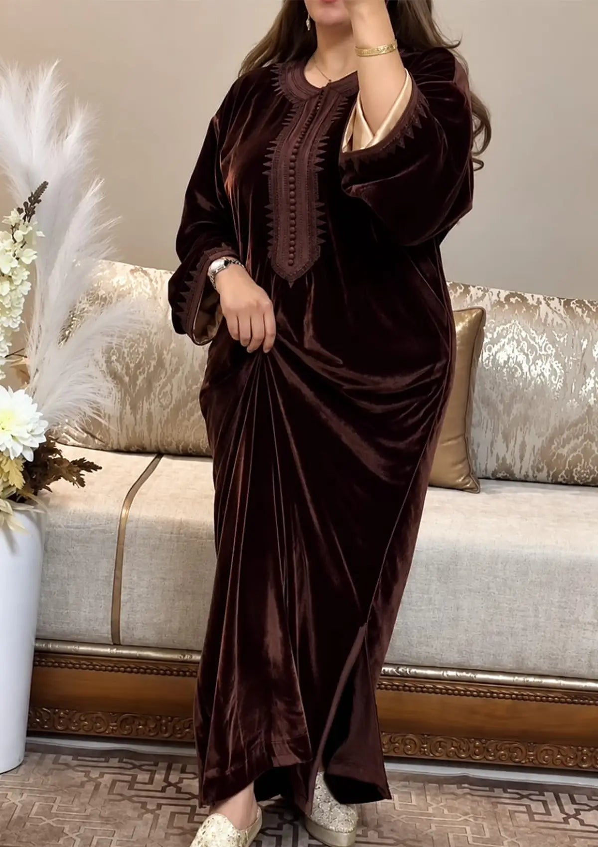 Classy Caftan Velours – Toucher Doux avec Coupe Majestueuse